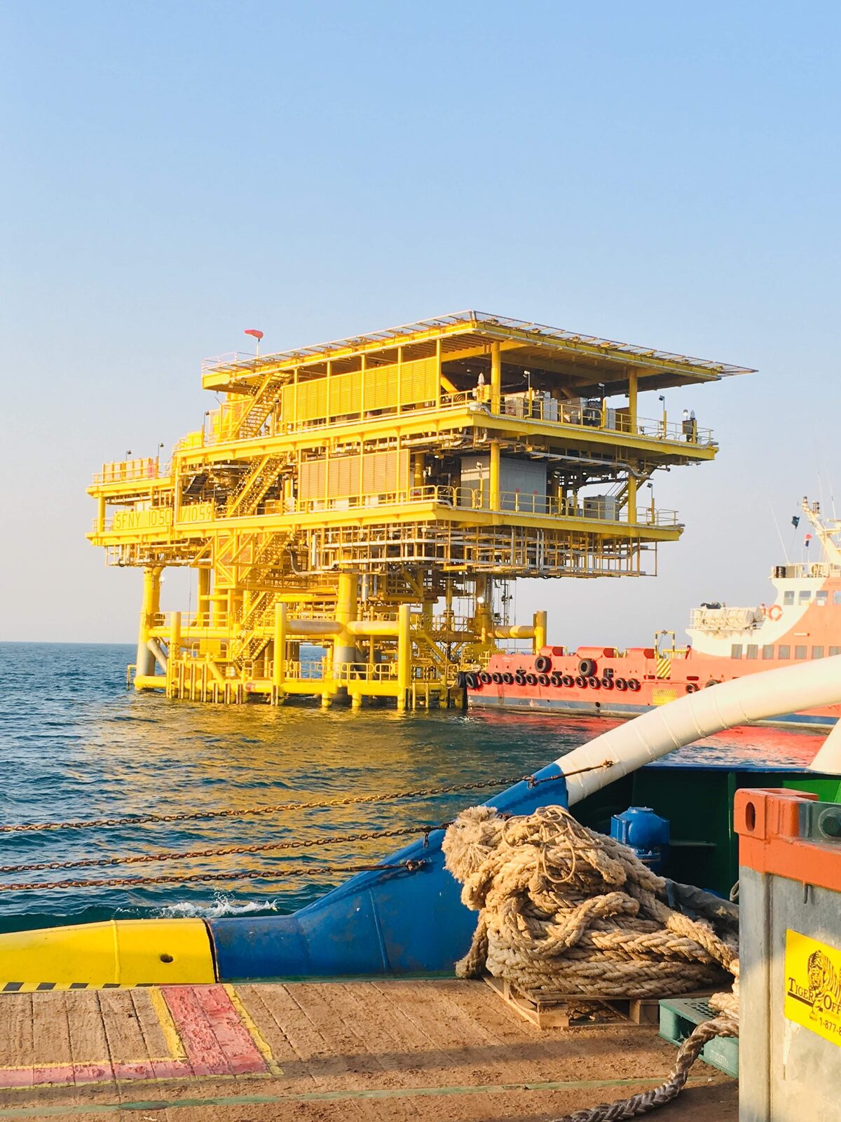 Four (4) SFNY Slipover Platforms with Associated Pipelines&Cables Project